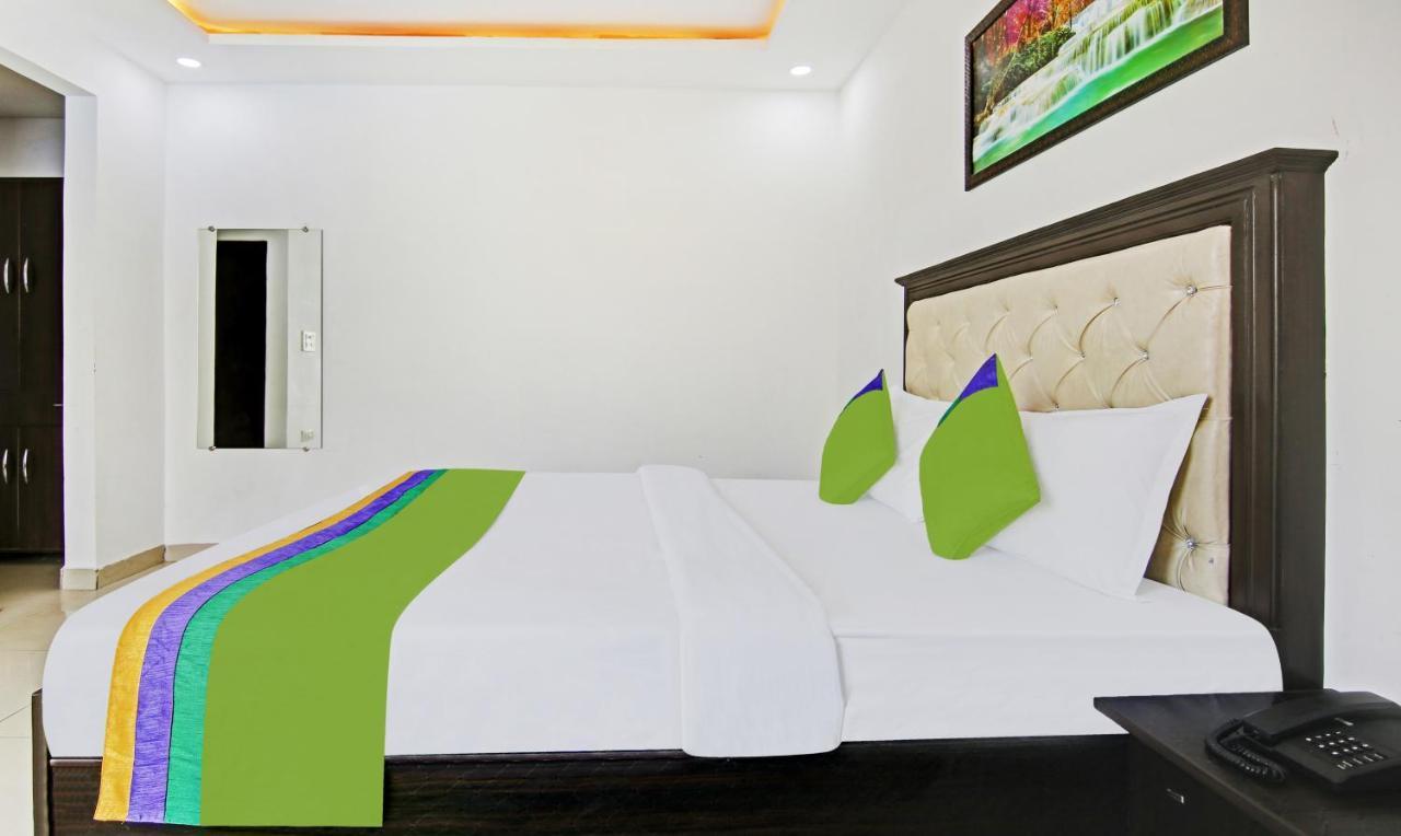 Treebo Royal Empire Adarsh Nagar, Chandigarh Hotel Ngoại thất bức ảnh